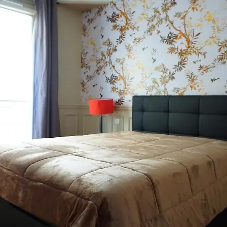 17 In Lively Village Style Poncelet District Appartamento